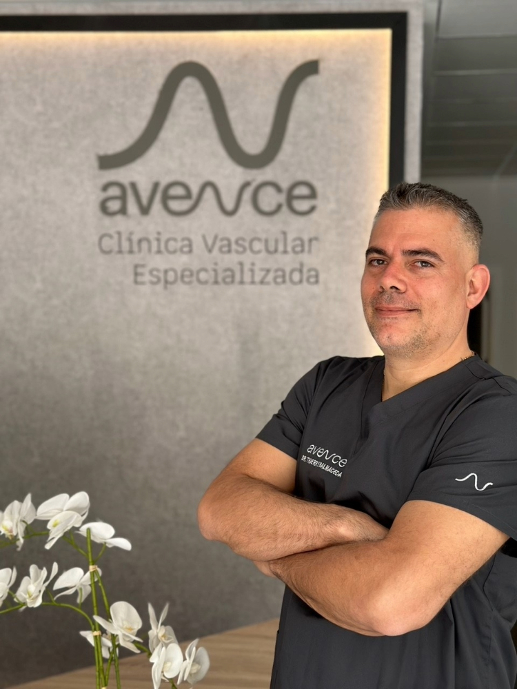 Doctor de clinica avence